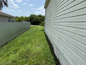 220 Connecticut Rd in Lehigh Acres, FL - Building Photo - Building Photo