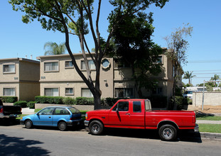 Courtyard Apartments in Orange, CA - Building Photo - Building Photo