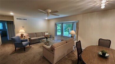 4 Brook Hollow in Pittsford, NY - Building Photo - Building Photo