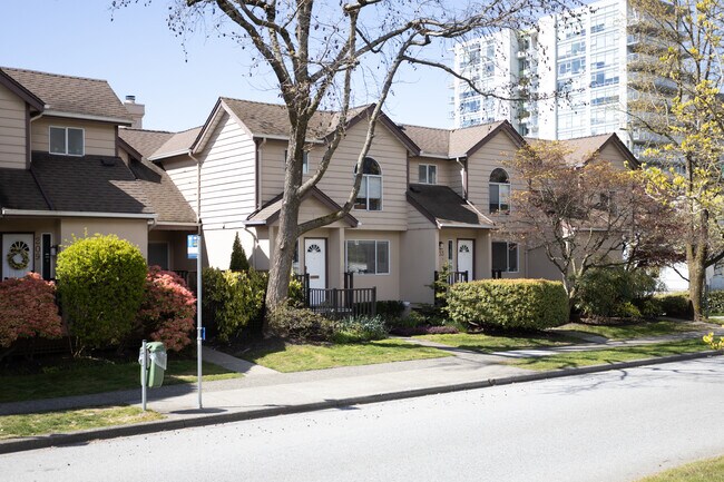 642 St. Georges Av in North Vancouver, BC - Building Photo - Building Photo