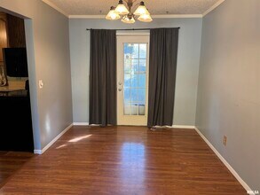 2325 Queens Ct in Bettendorf, IA - Building Photo - Building Photo