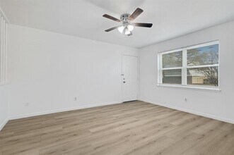 308 College St in Arlington, TX - Building Photo - Building Photo