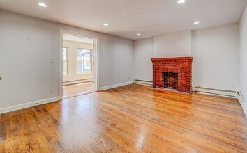 546 Undercliff Ave, Unit 1st in Edgewater, NJ - Foto de edificio - Building Photo