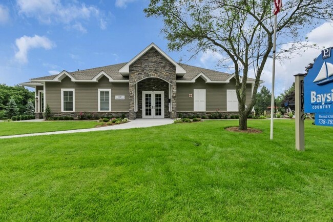 Bayside Country Club in Warwick, RI - Foto de edificio - Building Photo