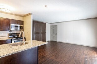 The Avenue in the Highlands in Louisville, KY - Building Photo