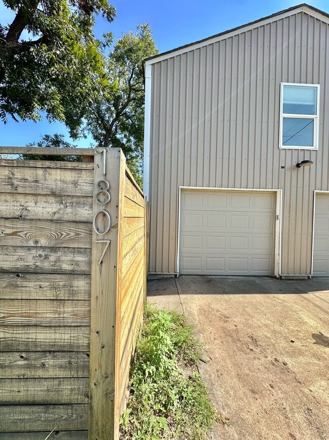 1807 San Antonio St in San Angelo, TX - Building Photo - Building Photo
