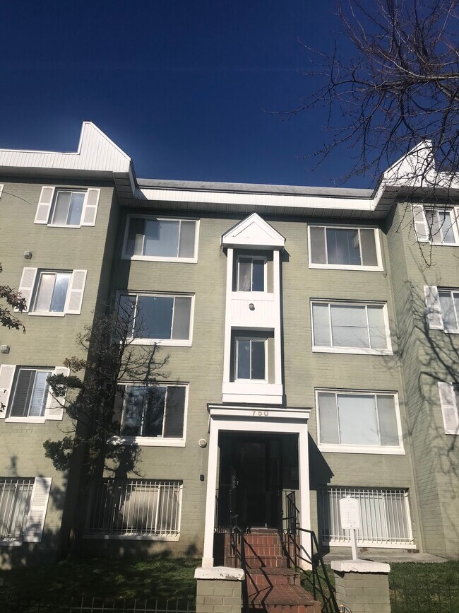 750 Barnaby St SE, Unit 202 in Washington, DC - Building Photo - Building Photo
