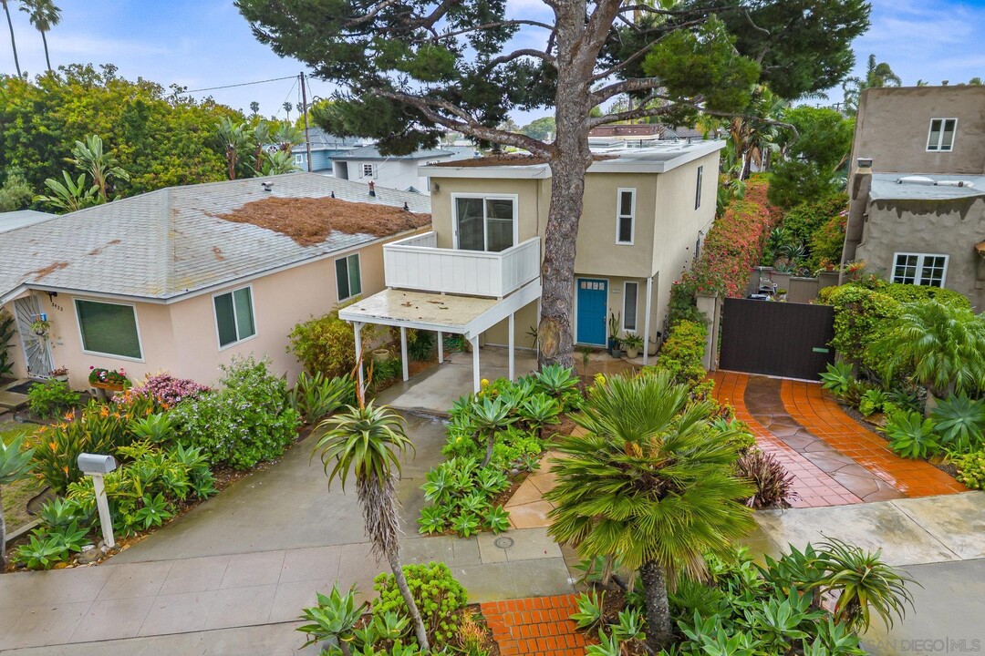 5424 Waverly Ave in San Diego, CA - Foto de edificio