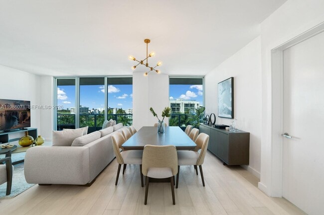 9221 E Bay Harbor Dr in Bay Harbor Islands, FL - Building Photo - Building Photo