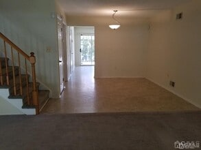 121 Sassafras Ct in North Brunswick, NJ - Building Photo - Building Photo