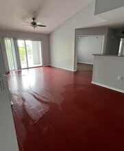 711 SW 111th Way in Pembroke Pines, FL - Building Photo - Building Photo