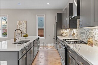 1403 10th Ave N in Nashville, TN - Building Photo - Building Photo