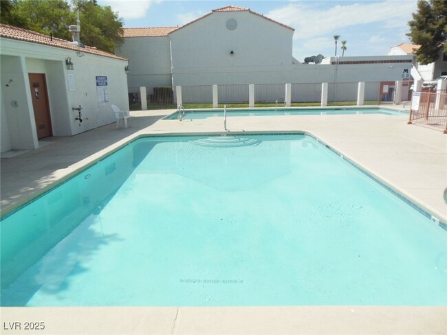 1800 S Edmond St in Las Vegas, NV - Building Photo - Building Photo