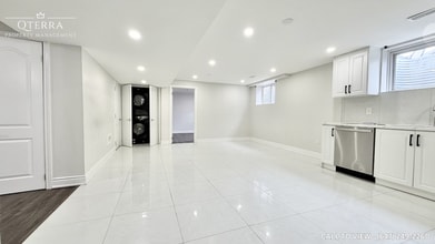 923 Guinness Cres in Ottawa, ON - Building Photo - Building Photo