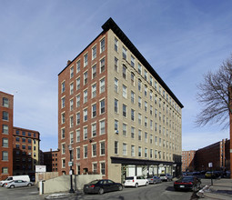 The Wingate in Haverhill, MA - Foto de edificio - Building Photo