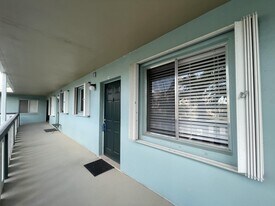 306 E Ocean Ave in Boynton Beach, FL - Building Photo