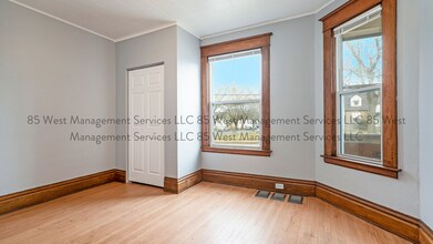 914 Butterworth St SW in Grand Rapids, MI - Building Photo - Building Photo