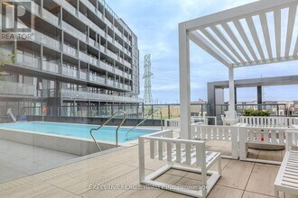 3210 Dakota Cmn in Burlington, ON - Building Photo - Building Photo