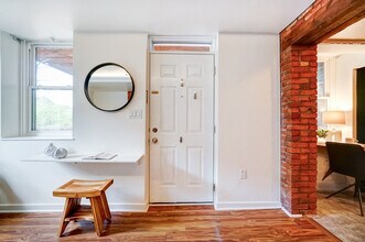 413 Milton St in Cincinnati, OH - Building Photo - Building Photo