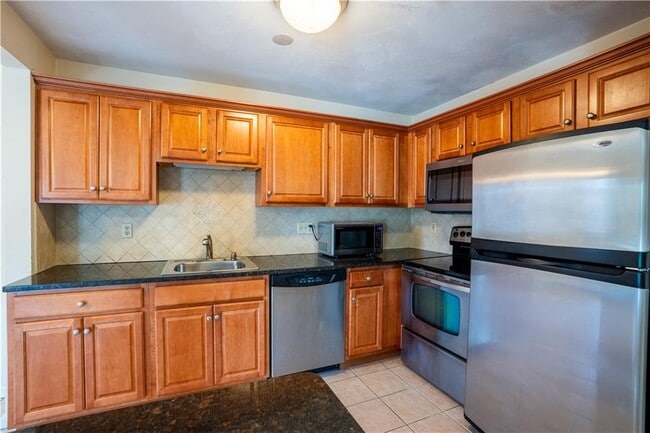 property at 400 New River Rd