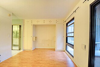 7742 Redlands St, Unit H1030 in Playa Del Rey, CA - Foto de edificio - Building Photo