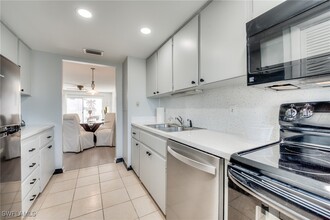7400 Estero Blvd in Fort Myers Beach, FL - Building Photo - Building Photo