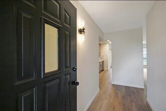 5007 Ridgecreek Dr in Houston, TX - Building Photo - Building Photo