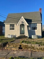 229 E Vine St in Lebanon, OR - Building Photo