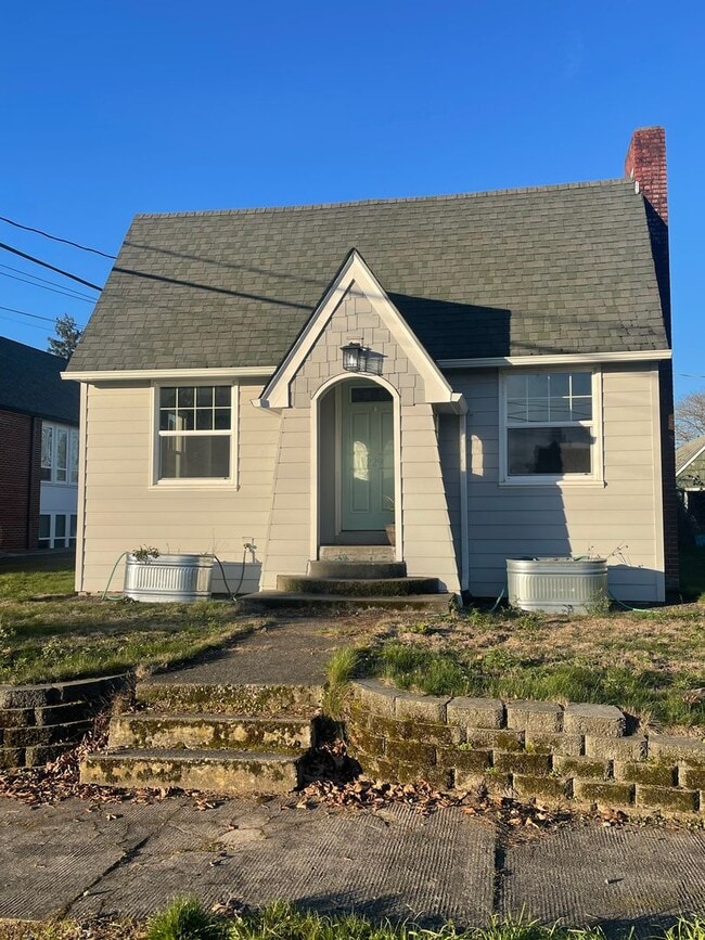 property at 229 E Vine St