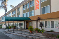 Hamilton Apartments in San Jose, CA - Foto de edificio - Building Photo