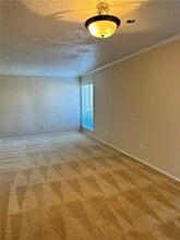 3301 Henderson Mill Rd in Atlanta, GA - Foto de edificio - Building Photo