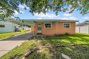 9046 1st St N in St. Petersburg, FL - Building Photo