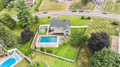 26 Brewster Rd in South Windsor, CT - Building Photo - Building Photo