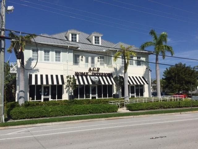 property at 2050 N Federal Hwy
