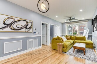 1034 N Drake Ave in Chicago, IL - Building Photo - Building Photo