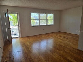 3128 59th St S, Unit 205 in Gulfport, FL - Building Photo - Building Photo