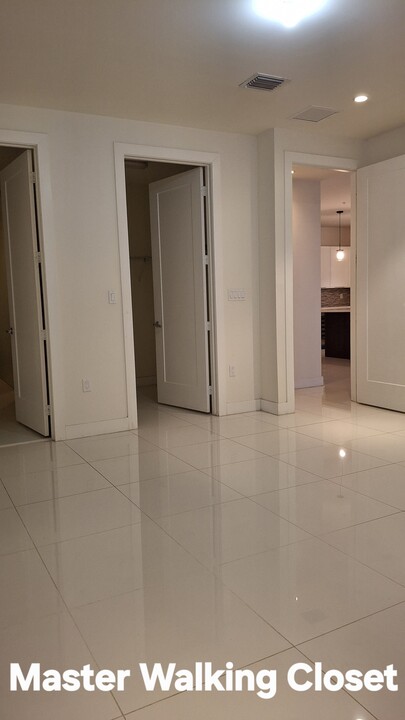 10220 NW 63rd Ter, Unit LandMark in Doral, FL - Foto de edificio