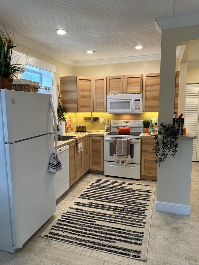 112 Parker Dr in Islamorada, FL - Building Photo - Building Photo