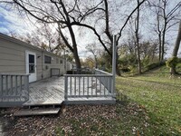 227 Meadowcrest Dr in Ferguson, MO - Building Photo - Building Photo