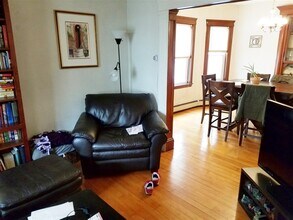94 Raymond Ave, Unit 1 in Somerville, MA - Building Photo - Building Photo