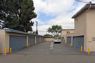 11522 Stuart Dr in Garden Grove, CA - Foto de edificio - Building Photo