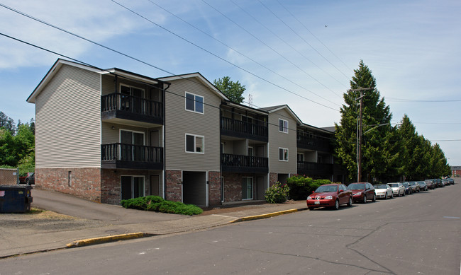 Fall Quarters in Corvallis, OR - Foto de edificio - Building Photo