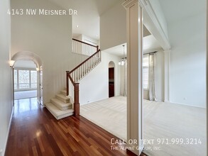 4143 NW Meisner Dr in Portland, OR - Building Photo - Building Photo