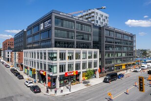 Esplanade Cartier in Montréal, QC - Building Photo