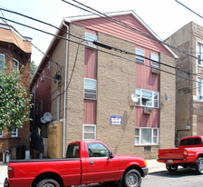 140 71st St in Guttenberg, NJ - Building Photo