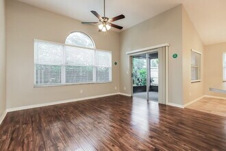 4021 Quail Briar Dr in Valrico, FL - Foto de edificio - Building Photo