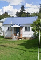 603 N River St in Enterprise, OR - Building Photo