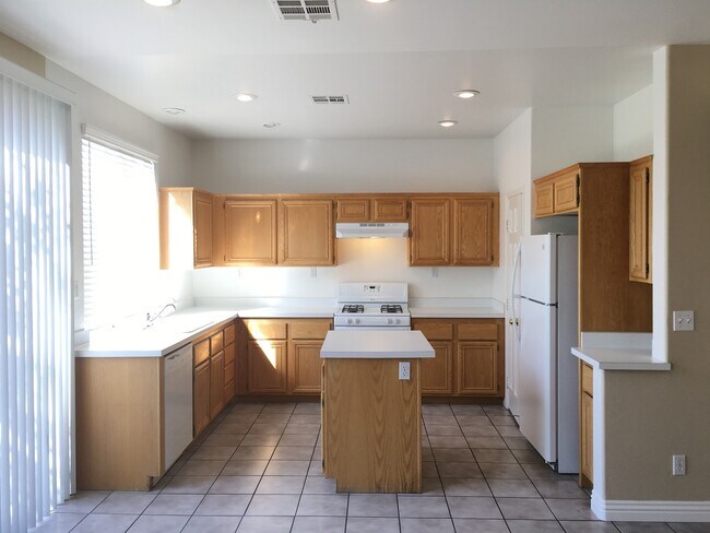 319 Brilliant Summit Cir in Henderson, NV - Building Photo - Building Photo