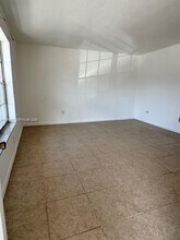 7851 Dunham Blvd in Miami, FL - Building Photo - Building Photo