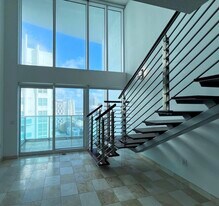 41 SE 5th St, Unit 2211 in Miami, FL - Building Photo